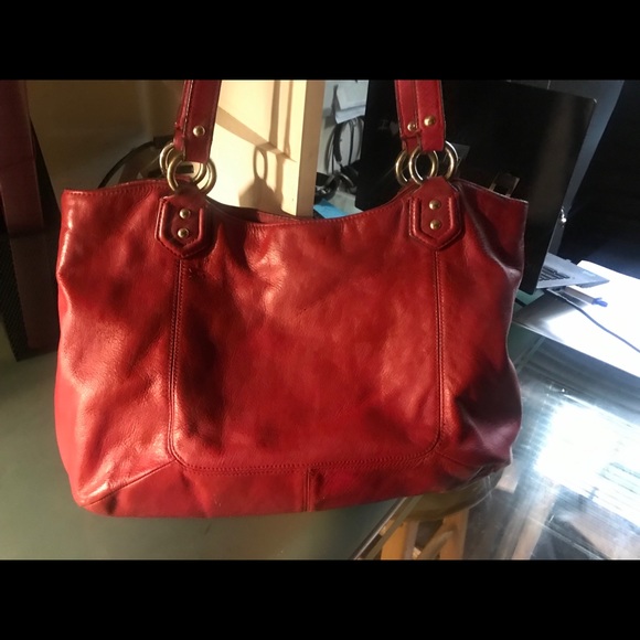 Red Coach - Picture 4 of 4